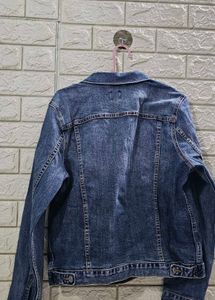 GAP Women’s Classic Blue Denim Jacket – Size L