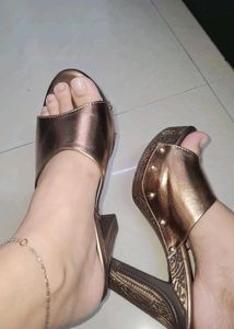 high heel sandal