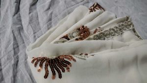 Sequins Saree White Never Used
