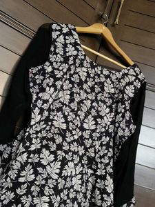 Women Black Printed Cotton Kurta