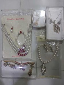 8 Jewellery Set Necklace Earrings Bracelet Etc