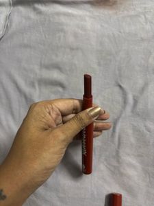 Mamaearth Moisture Matte Lipstick - Red Caramel