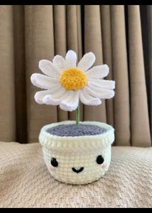 Crochet Daisy Plant
