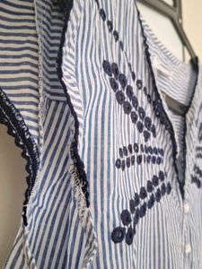 Chic Striped Button-Down Blouse💗