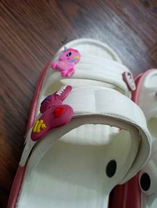 CUTE CROCS🎀