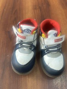 Unisex Sporty shoes for 1 to 3 yrs old kids. size