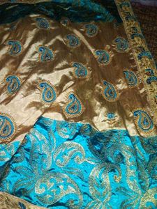 Womens Silk Heavy Saree With Unstiched Blouse.