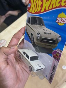 Hot Wheels Lotus Cortina
