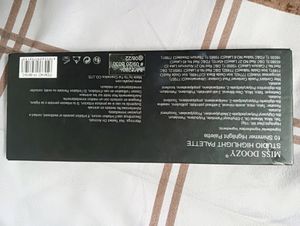 10 Colour Eyeshadow Palette