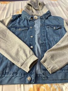 Max Denim Jacket With Hoddie