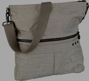 Kipling Authentic ✅