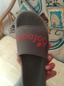 OFOAM SLIPPER FOR MEN AND WOMEN GOOD CONDITION