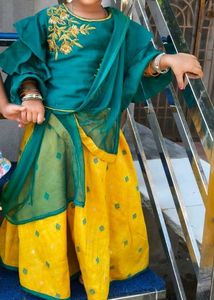 Cute Green &amp; Yellow Ethnic Set