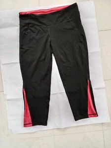 Old Navy Crop Black Yoga Half Pants Women