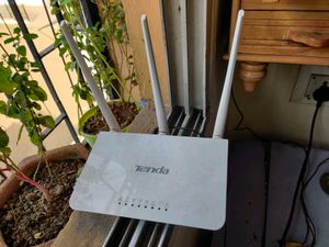 Tenda Router