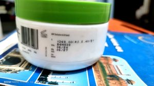 Cetaphil Moisturising Cream - 250g, 100g Left