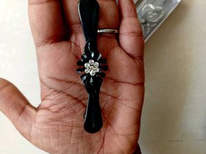9 Hair Clips