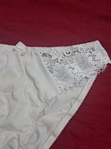 premium  imported laces four panty