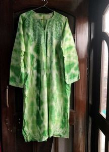 Embroidered Kashmir pheran