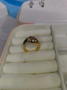 Gold Tone Fashion Ring
