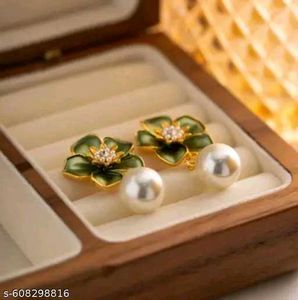 Fashionable Earrings &amp; Studs
