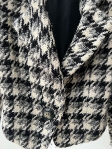 Woollen Blazer - Chic &amp; Stylish