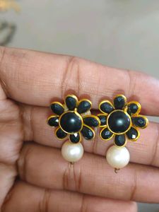 Black &amp; White Beaded Necklace Set