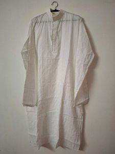 Elegant Men's White Striped Kurta