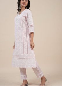 HEEPOSH Floral Embroidered Chikankari Suit