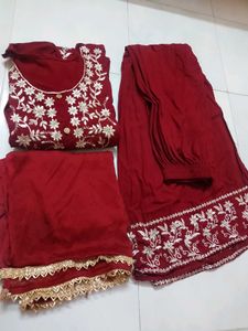 Embroidery Kurthi Set