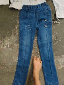 Cute Girl&#39;s White Top