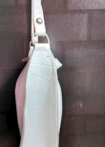 WHITE SHOULDER BAG 🤍