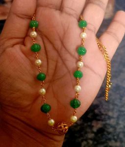 Green &amp; Pearl Beaded Necklace