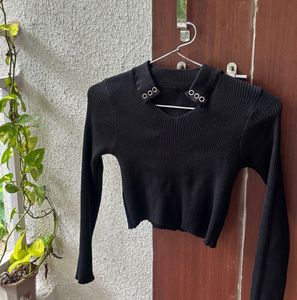 Black Long Sleeve Crop Top