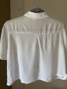 H&amp;M Crop Buttoned Shirt