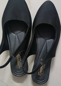 Black Flat Sandal