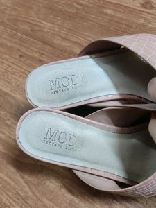 Mode By Redtape Heels