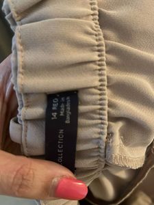 Elegant Beige Shorts