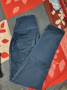 Skiny fit trouser, navy blue colour