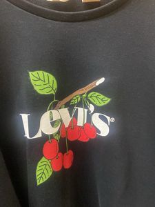 Levis sweatshirt