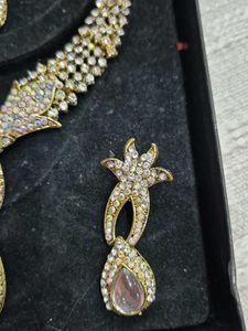 Elegant Rhinestone Necklace Set
