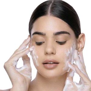 GLOW Iridescent Brightening Foam Cleanser