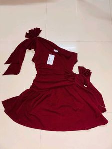 Burgundy One-Shoulder Bow Dress