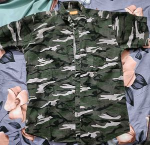 Half-sleeve T-shirt