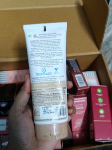 Mamaearth Rice Dewy Bright Face Wash