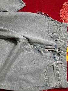 Straight Jeans