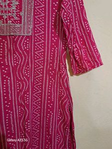 Pink 🌸 Festive Lightweight Kurti..