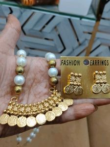 Pearl Necklace &amp; Earring Set