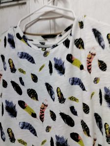 Feather Print T-Shirt