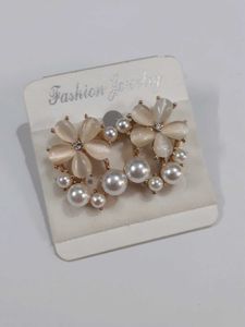 Flower Pearl Earrings- BRAND NEW🌟